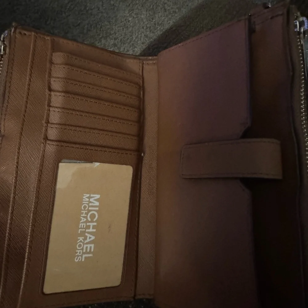 Michael Kors Women's Jet Set Travel Double Zip Wristlet Wallet Saffiano Leather